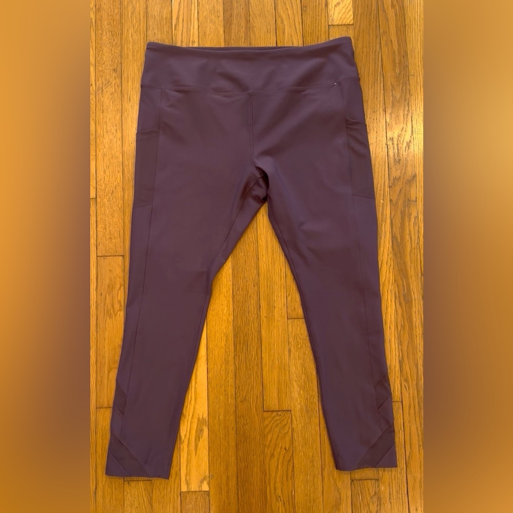 NWT Mondetta High Waisted Athletic Capri Leggings. Women's Plus Size XXL